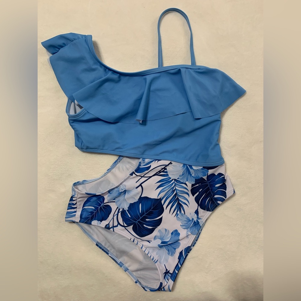 SHEIN Blue and White Floral Kids One Piece
